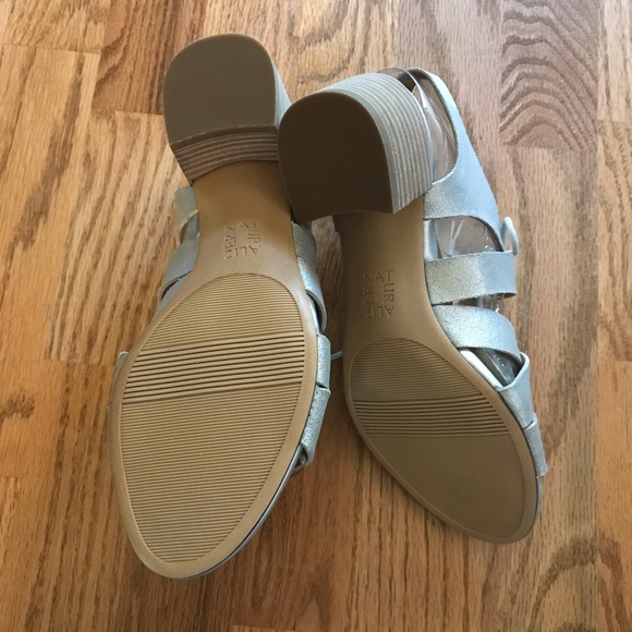 NIB Naturalizer Felicity Silver Sandal 5.5M - Picture 6 of 13